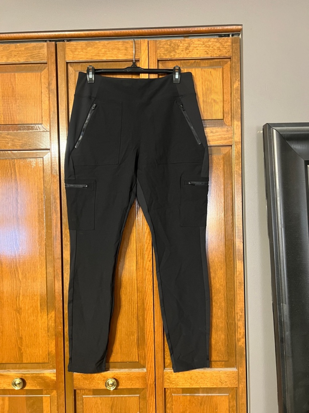 Athleta Black Zipper Pocket leggings